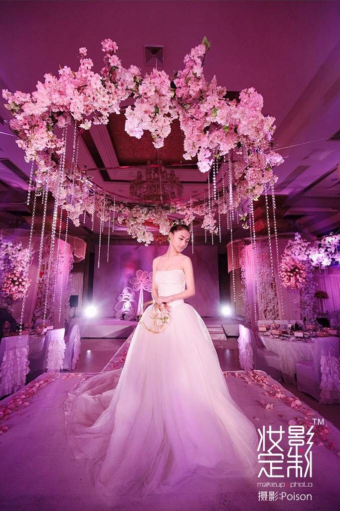 婚禮化妝師多少錢(qián)一天