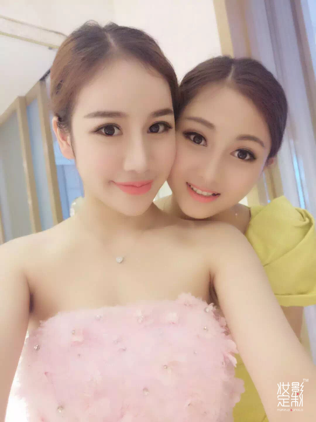深圳化妝師上門,深圳年會化妝