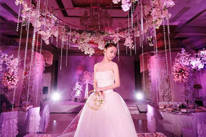 深圳化妝師新娘結婚跟妝多少錢一天